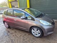 Begagnad Honda Jazz ES 99 HK (72 kW) 2013 Brun Halvkombi