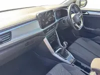Usado VW T-Roc Life 150 HP (110 kW) 2023 Cinzento SUV