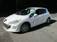 Used Peugeot 308 Envy 92 HP (67 kW) 2011 White Hatchback