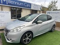Used Peugeot 208 156 HP (114 kW) 2013 White Hatchback