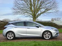 Second-hand Vauxhall Astra SRi 150 CP (110 kW) 2017 Argintiu Hatchback
