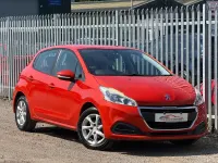 Used Peugeot 208 Active 68 HP (50 kW) 2015 Orange Hatchback