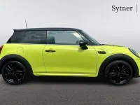 Usado Mini Cooper Hatch 134 HP (98 kW) 2023 Amarelo Citadino