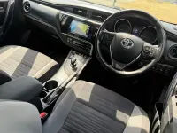 Used Toyota Auris Hybrid Business Edition 136 HP (100 kW) 2017 Silver Hatchback