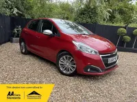 Used Peugeot 208 Signature Sky 82 HP (60 kW) 2019 Red Hatchback