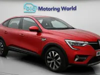 Begagnad Renault Arkana Evolution 145 HK (106 kW) 2023 Röd SUV