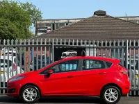 Used Ford Fiesta Zetec 82 HP (60 kW) 2015 Red Hatchback