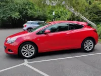 Used Vauxhall Astra GTC SRi 140 HP (102 kW) 2013 Red Hatchback