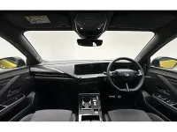 Used Vauxhall Astra 114 kW (156 HP) 2024 Electric yellow Hatchback