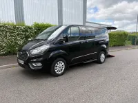 Usado Ford Tourneo Titanium 130 HP (95 kW) 2019 Preto Monovolume