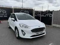 Used Ford Fiesta Zetec 83 HP (61 kW) 2017 White Hatchback
