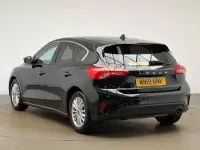 Begagnad Ford Focus Titanium 125 HK (91 kW) 2019 Svart Halvkombi