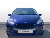 Usado Ford Fiesta Zetec 101 HP (74 kW) 2017 Azul Citadino