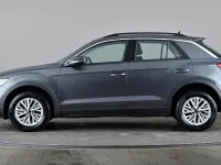 Usado VW T-Roc Life 110 HP (80 kW) 2023 Cinzento SUV