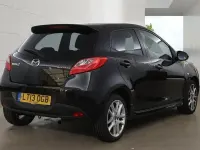 Begagnad Mazda 2 2013 Svart Halvkombi