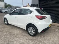 Used Mazda 2 2016 White Hatchback