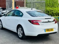 Used Vauxhall Insignia Design Edition 2016 White Hatchback
