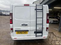 Second-hand Vauxhall Vivaro Sportive 2018 Alb Monovolum