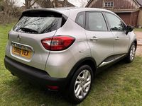 Used Renault Captur Dynamique 90 HP (66 kW) 2016 Silver SUV