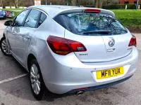 Używany Vauxhall Astra drive 165 KM (121 kW) 2011 Srebrny Hatchback