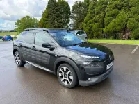 Używany Citroën C4 Cactus Flair 2015 Czarny Hatchback