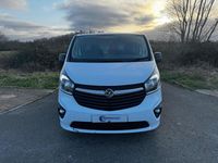 Usado Vauxhall Vivaro Sportive 120 HP (88 kW) 2018 Branco