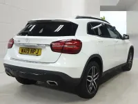 Usado Mercedes GLA180 Urban 122 HP (89 kW) 2019 Branco SUV