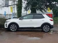 Used Kia Stonic First Edition 113 HP (83 kW) 2018 White SUV