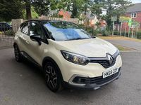 Used Renault Captur Iconic 90 HP (66 kW) 2019 Cream/black SUV