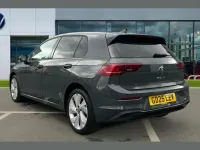 Usado VW Golf VIII Match 200 CV (147 kW) 2025 Gris Utilitario