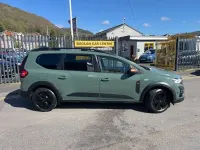 Begagnad Dacia Jogger Extreme 110 HK (80 kW) 2024 Grön Minibuss