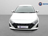 Used Hyundai i20 Advanced 101 HP (74 kW) 2024 White Hatchback