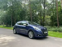 Used Peugeot 208 Allure 110 HP (80 kW) 2015 Blue Hatchback