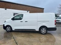 Used Vauxhall Vivaro 120 HP (88 kW) 2020 White MPV