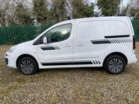 Used Peugeot Partner 2018 Alpine white MPV