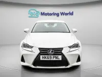 Used Lexus IS300h 223 HP (164 kW) 2019 White Sedan