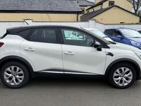 Used Renault Captur Iconic 131 HP (96 kW) 2020 White/black SUV