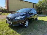 Usado Ford Fiesta Zetec 82 HP (60 kW) 2016 Preto Citadino