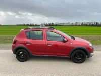 Used Dacia Sandero Lauréate 88 HP (64 kW) 2014 Red Hatchback