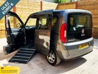 Begagnad Fiat Doblò 2023 Grå Minibuss