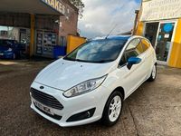 Used Ford Fiesta Zetec 82 HP (60 kW) 2017 White Hatchback