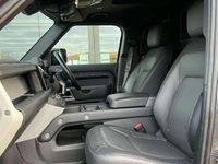 Usado Land Rover Defender HSE Dynamic 300 HP (220 kW) 2022 Cinzento SUV