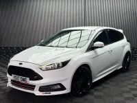 Używany Ford Focus ST 185 KM (136 kW) 2017 Biały Hatchback