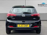 Used Hyundai i20 SE 84 HP (61 kW) 2017 Phantom black metallic Hatchback