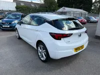 Used Vauxhall Astra SRi 2016 White Hatchback