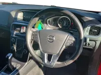 Begagnad Volvo V40 Momentum 122 HK (89 kW) 2018 Röd Halvkombi