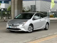 Używany Toyota Prius 122 KM (89 kW) 2018 Srebrny Hatchback