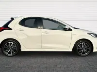 Used Toyota Yaris Design 116 HP (85 kW) 2021 White Hatchback