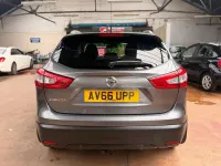 Used Nissan Qashqai N-Connecta 130 HP (95 kW) 2016 Grey SUV
