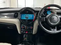 Begagnad Mini Cooper Exclusive 136 HK (100 kW) 2024 Grön Halvkombi